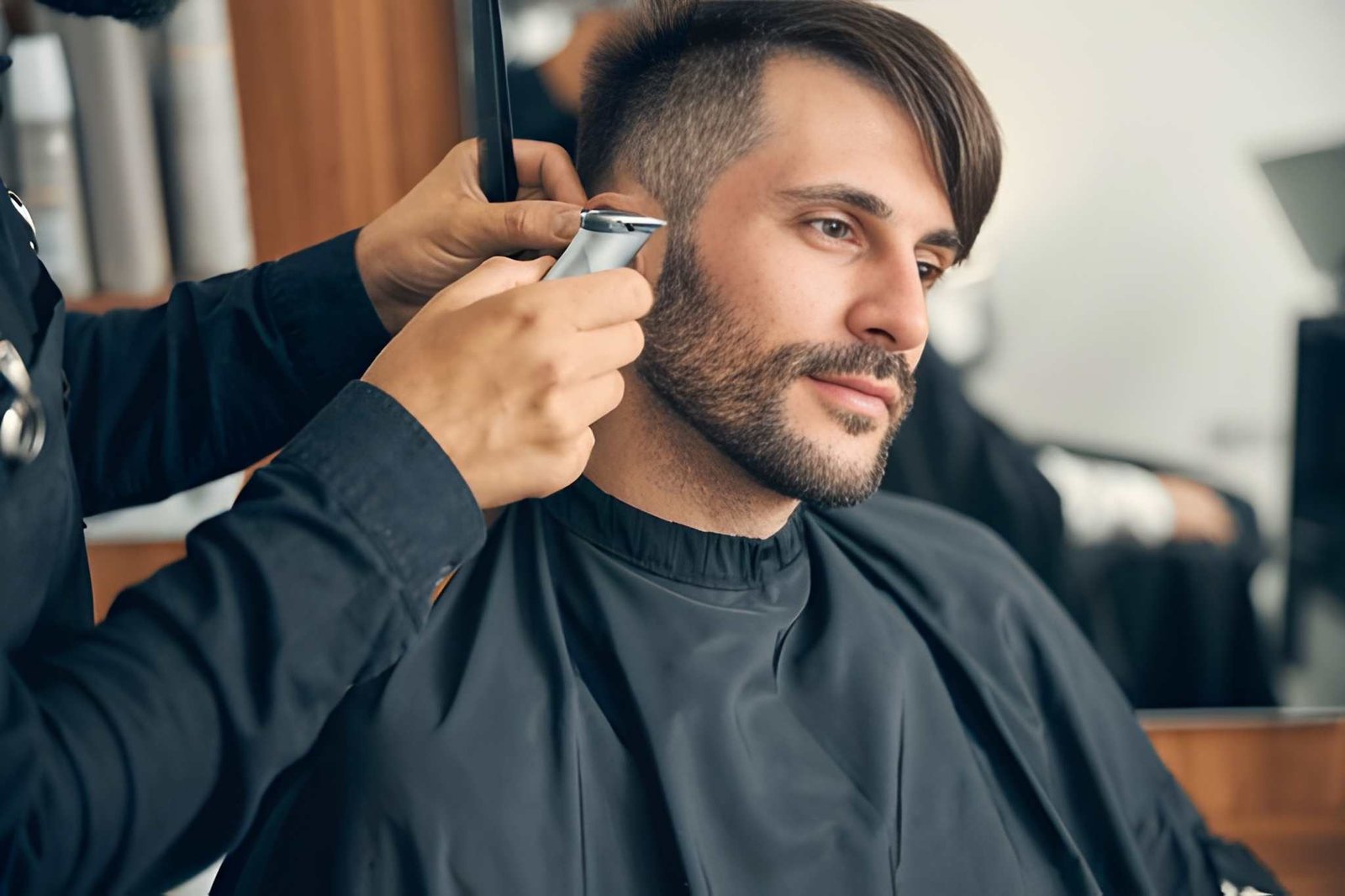 Men's haircut and styling at La Gracia