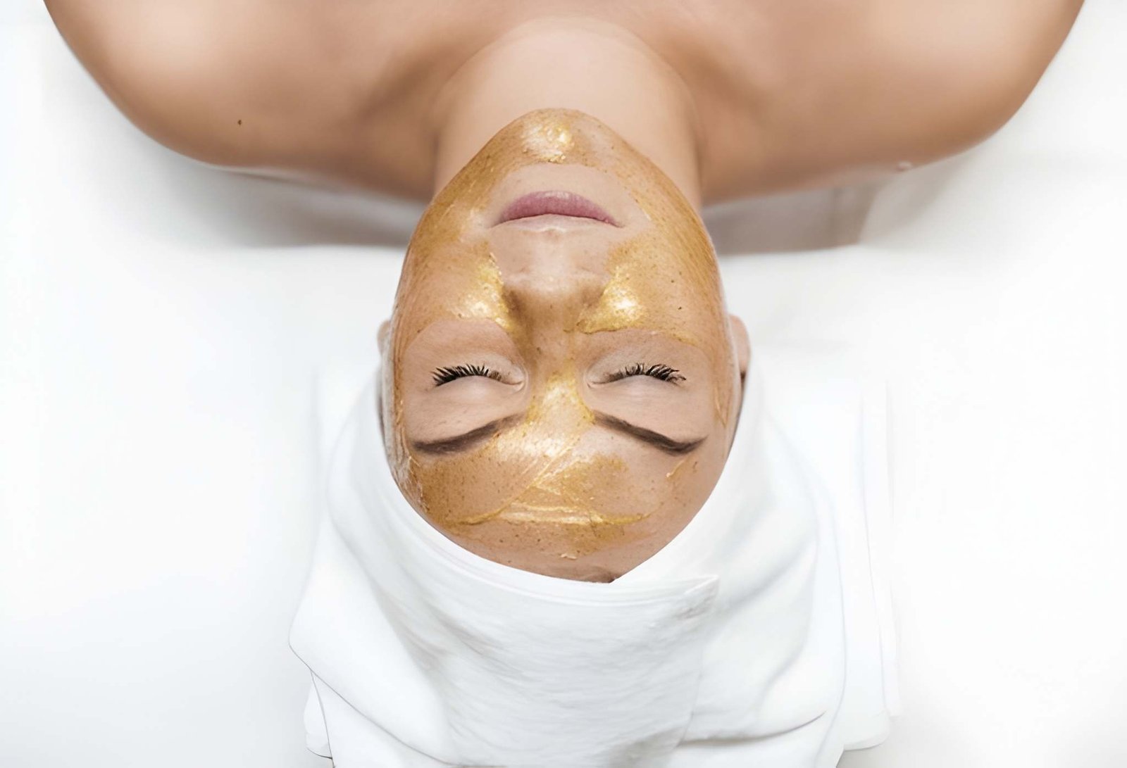 Luxury gold facial mask at La Gracia